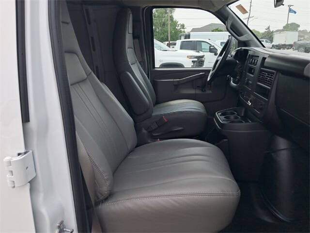 2025 Chevrolet Express 3500