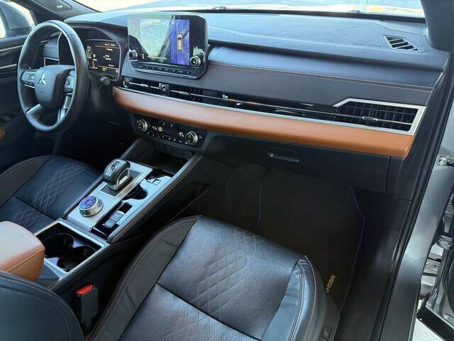 2023 Mitsubishi Outlander PHEV SEL