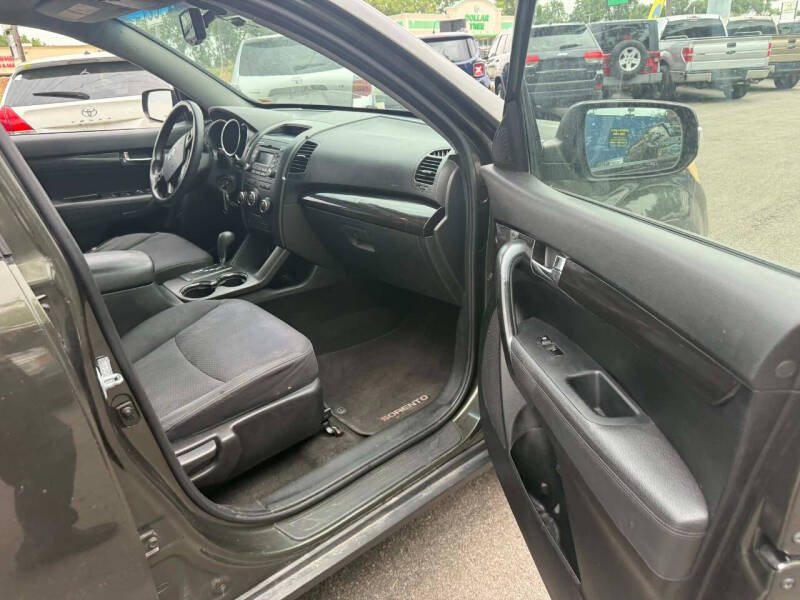 2011 Kia Sorento LX