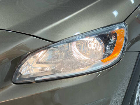 2016 Volvo V60 Cross Country T5