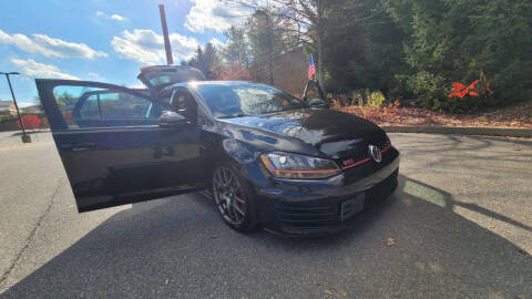 2017 Volkswagen Golf GTI Sport