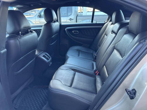 2017 Ford Taurus SEL