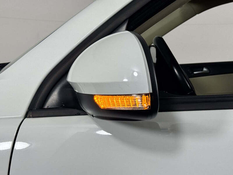 2017 Volkswagen Tiguan 2.0T Limited S 4Motion