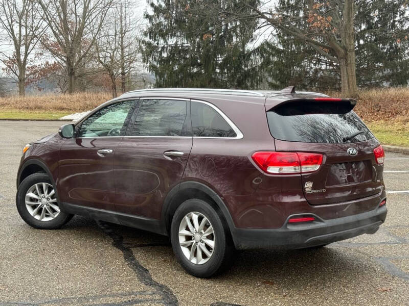 2016 Kia Sorento LX