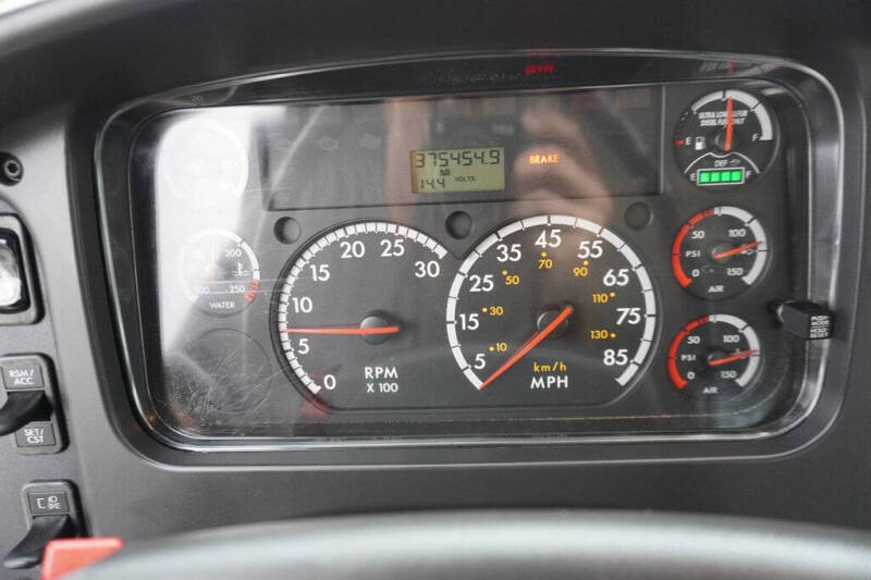 2015 Freightliner M2 106