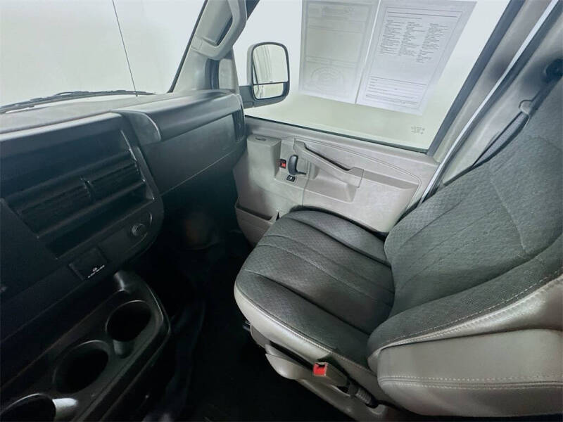 2024 Chevrolet Express 2500