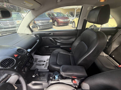 2010 Volkswagen New Beetle