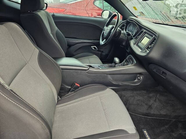 2015 Dodge Challenger SXT