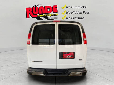 2025 Chevrolet Express 3500