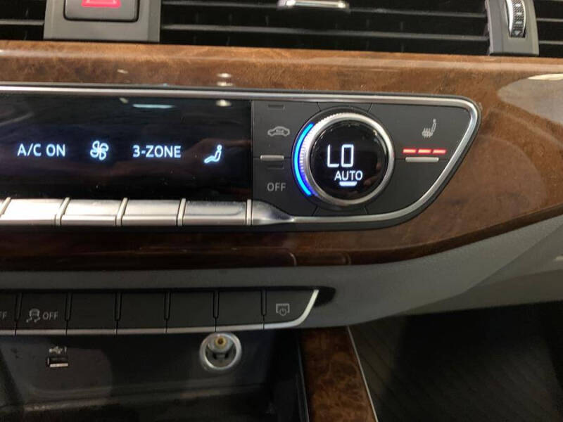 2019 Audi A4 quattro Premium 45 TFSI