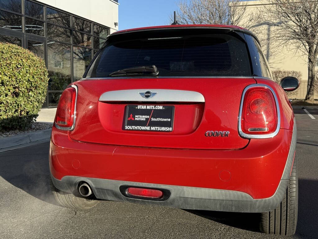 Red 2015 MINI Hardtop 2 Door Cooper Cooper 2dr Hatchback 29