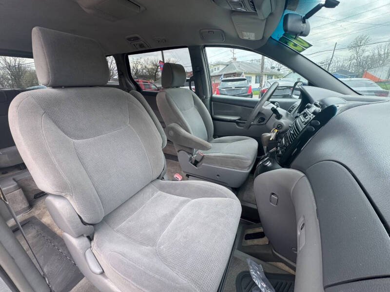 2005 Toyota Sienna CE 7 Passenger