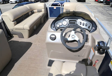 2020 Sun Tracker PANTOON BOAT