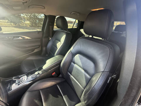 2017 Infiniti QX30 Luxury