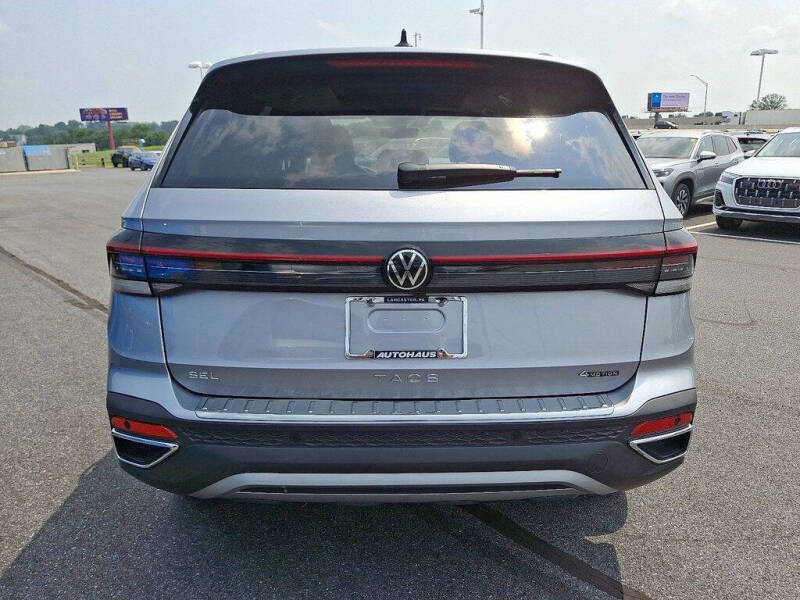 2025 Volkswagen Taos SEL 4Motion
