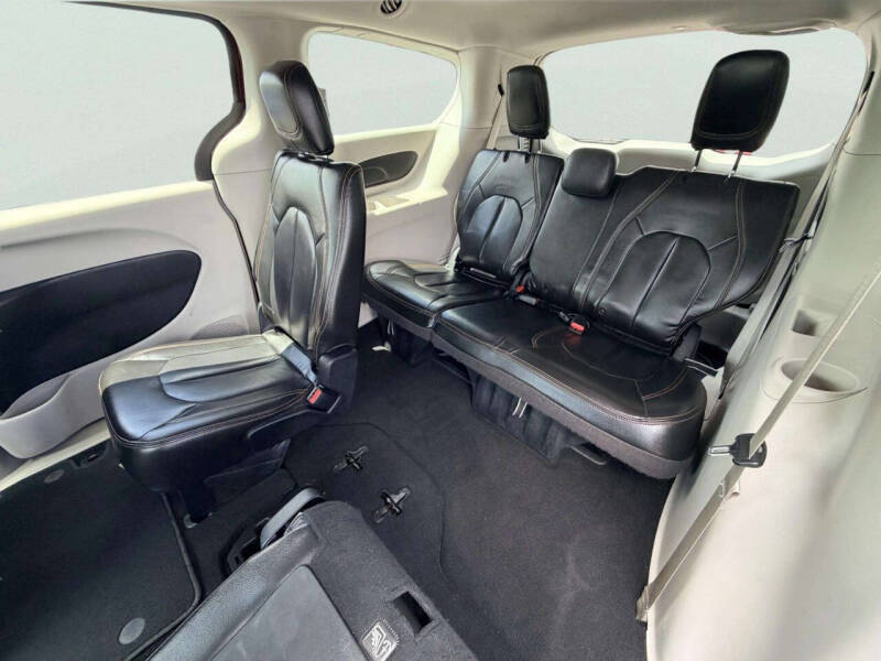 2017 Chrysler Pacifica Touring