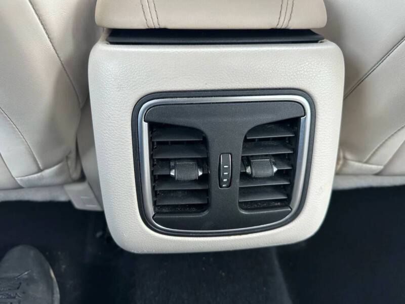 2016 Chrysler 200 Limited Platinum