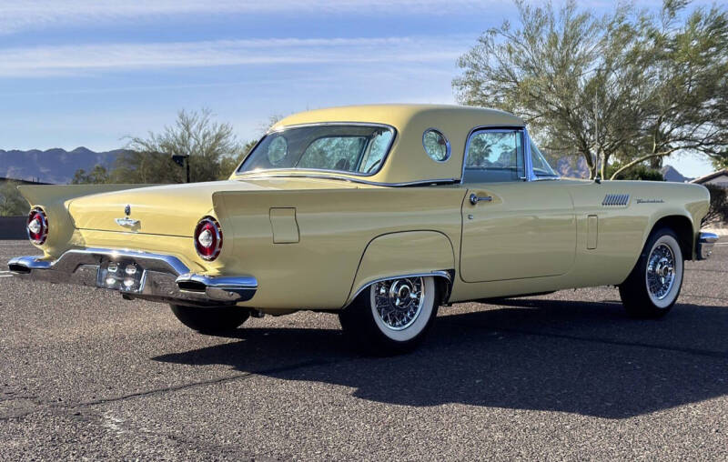 1957 Ford Thunderbird