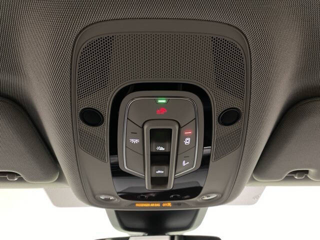 2023 Audi e-tron quattro Premium Plus