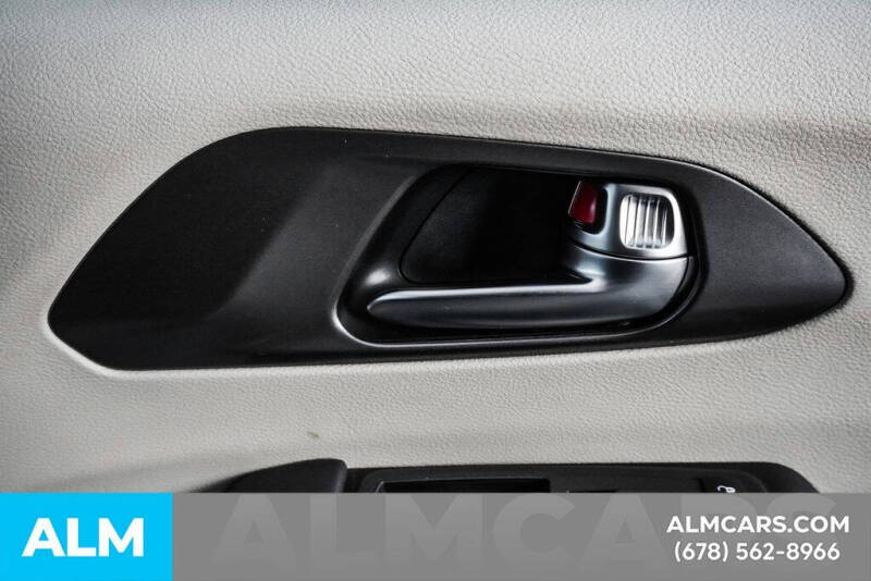 2024 Chrysler Pacifica Plug-In Hybrid Select