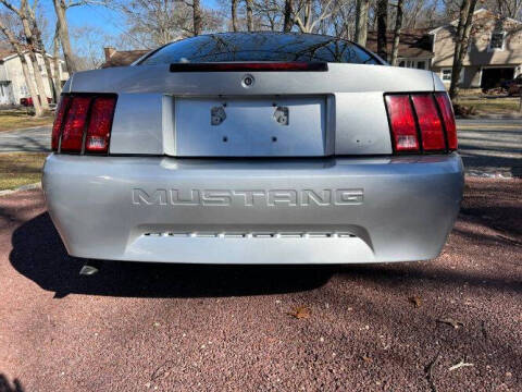 2000 Ford Mustang