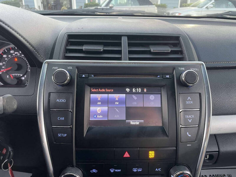 2017 Toyota Camry SE