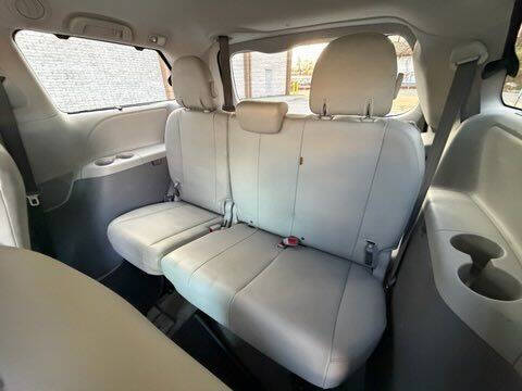 2014 Toyota Sienna XLE 8-Passenger