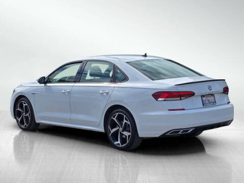 2021 Volkswagen Passat R-Line