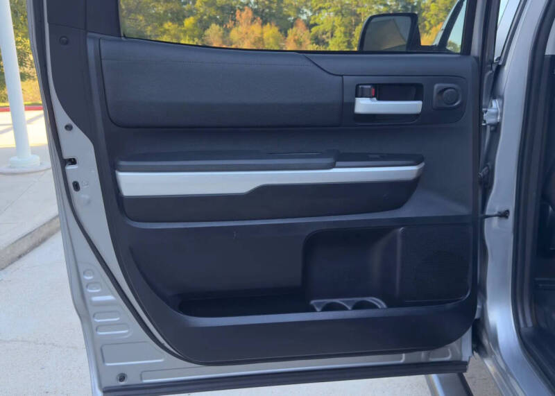 2016 Toyota Tundra SR5