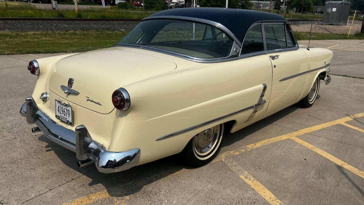 1953 Ford Crestline 5