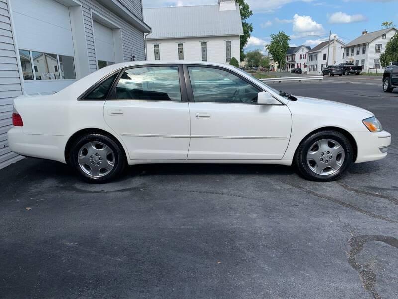 2004 Toyota Avalon for sale at VILLAGE SERVICE CENTER in Penns Creek PA