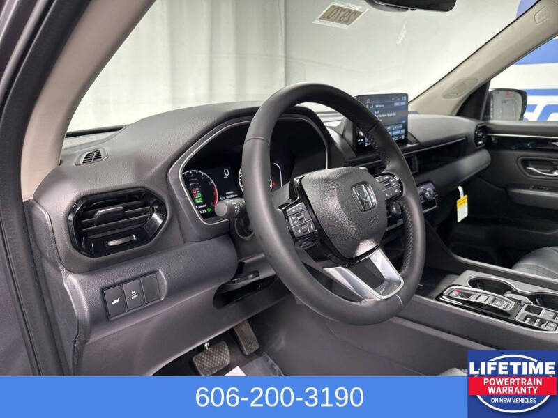 2025 Honda Pilot Touring