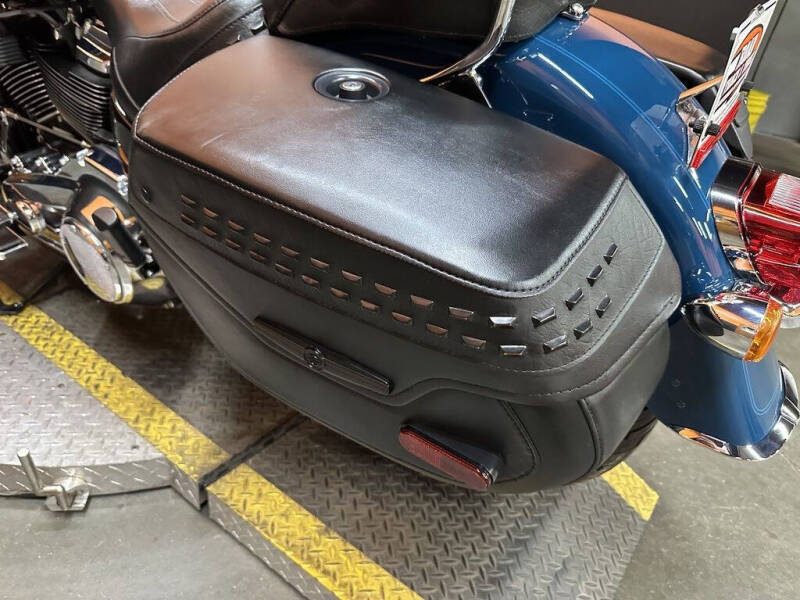 2021 Harley-Davidson FLHC - Heritage Classic