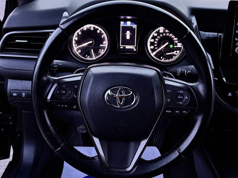 2022 Toyota Camry SE