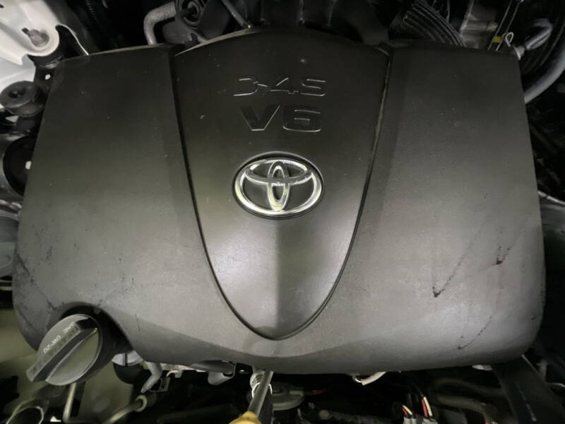 2017 Toyota Sienna SE Premium 8-Passenger