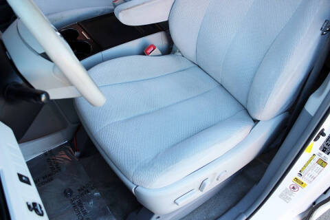 2013 Toyota Sienna LE 8-Passenger