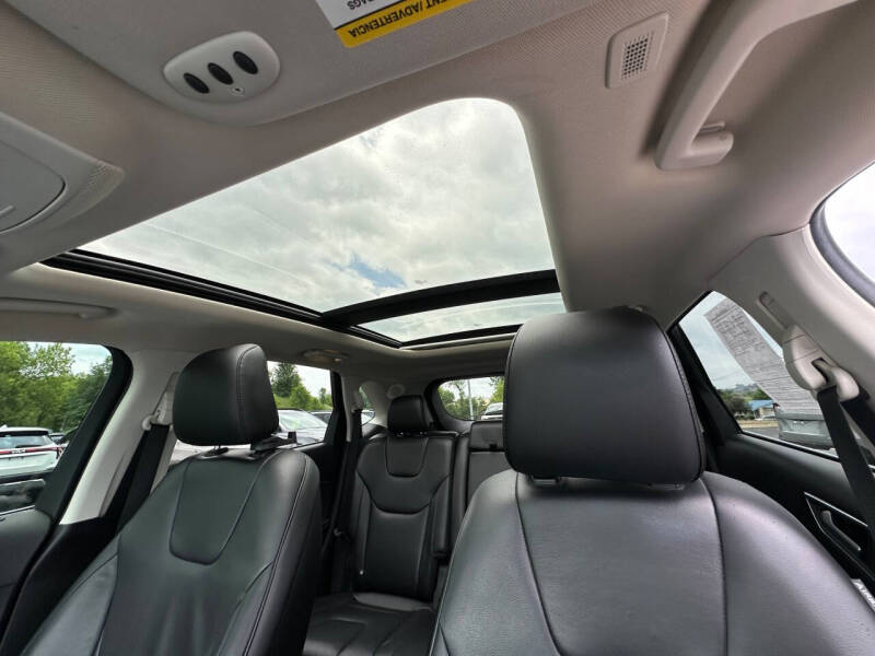 2020 Ford Edge Titanium