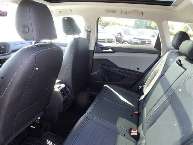 2024 Volkswagen Taos SE 4Motion