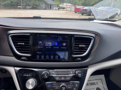 2017 Chrysler Pacifica Touring-L Plus