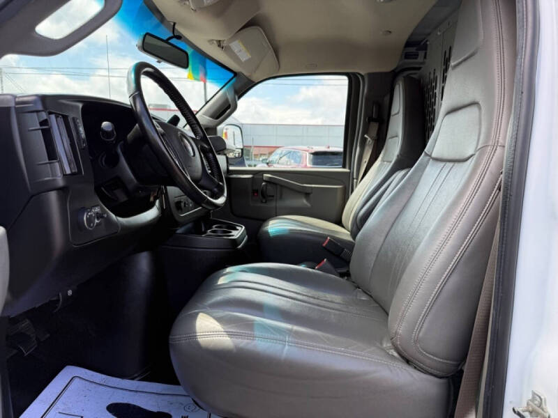 2022 GMC Savana 2500