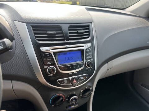 2012 Hyundai Accent GS