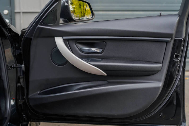 2018 BMW 3 Series 320i xDrive