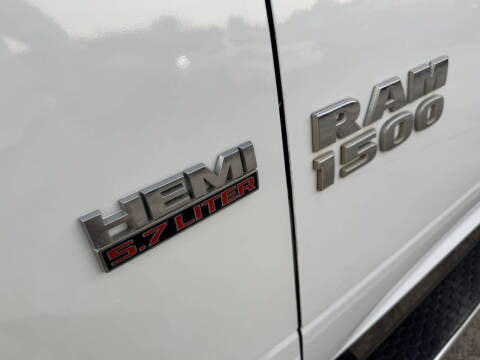 2016 RAM 1500 SLT