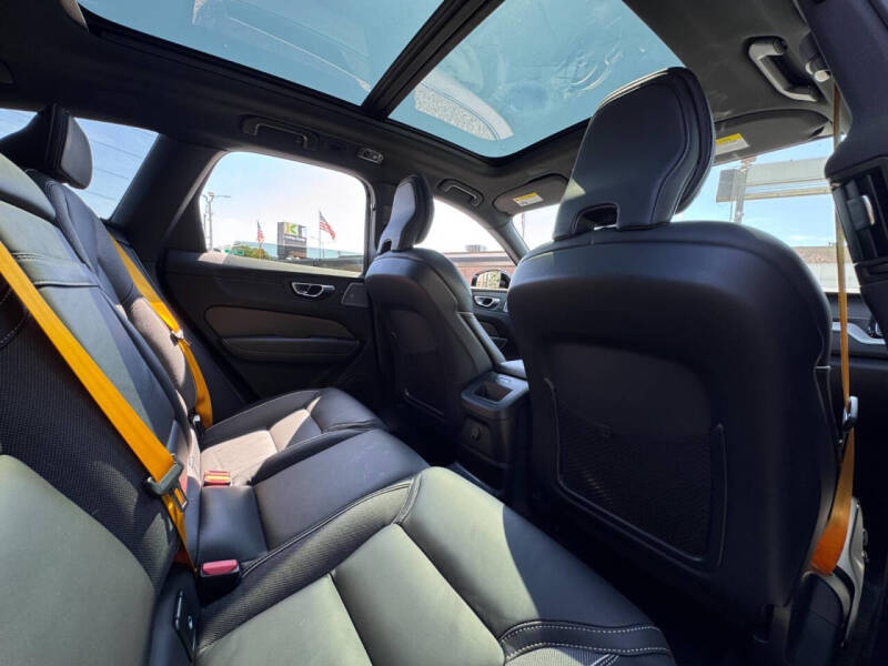 2021 Volvo XC60 Recharge T8 Polestar Engineered