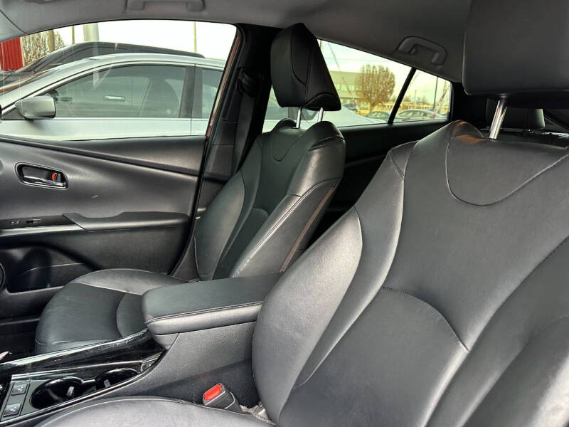 2019 Toyota Prius XLE