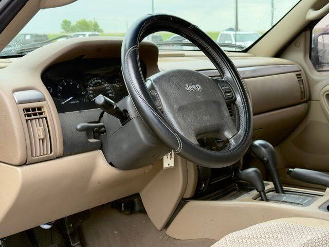 2004 Jeep Grand Cherokee Laredo