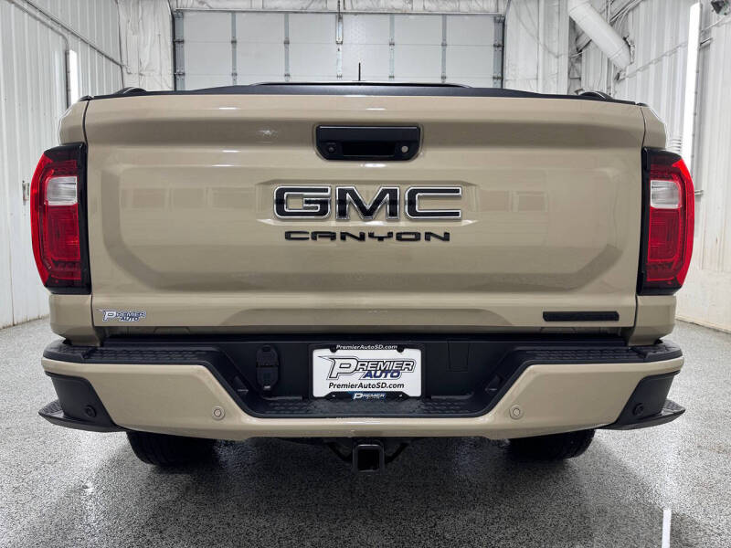 2024 GMC Canyon Elevation