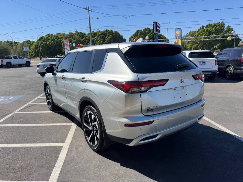 2024 Mitsubishi Outlander SE
