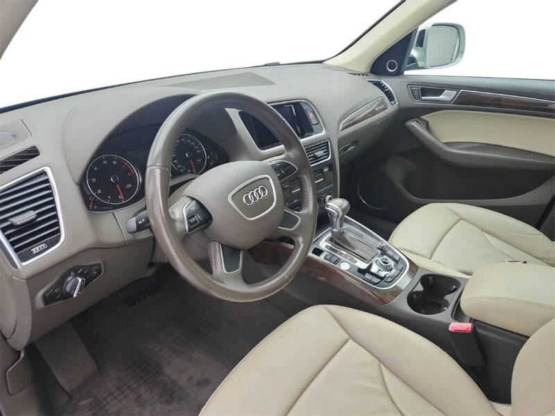 2017 Audi Q5 2.0T quattro Premium Plus