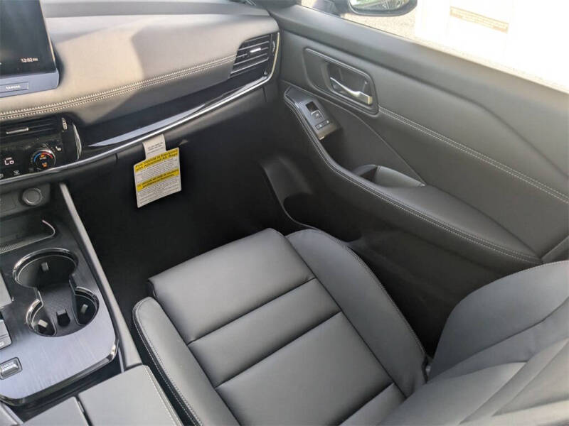 2025 Nissan Rogue SL